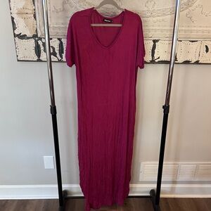 Elegant Magenta V-Neck Maxi Dress
